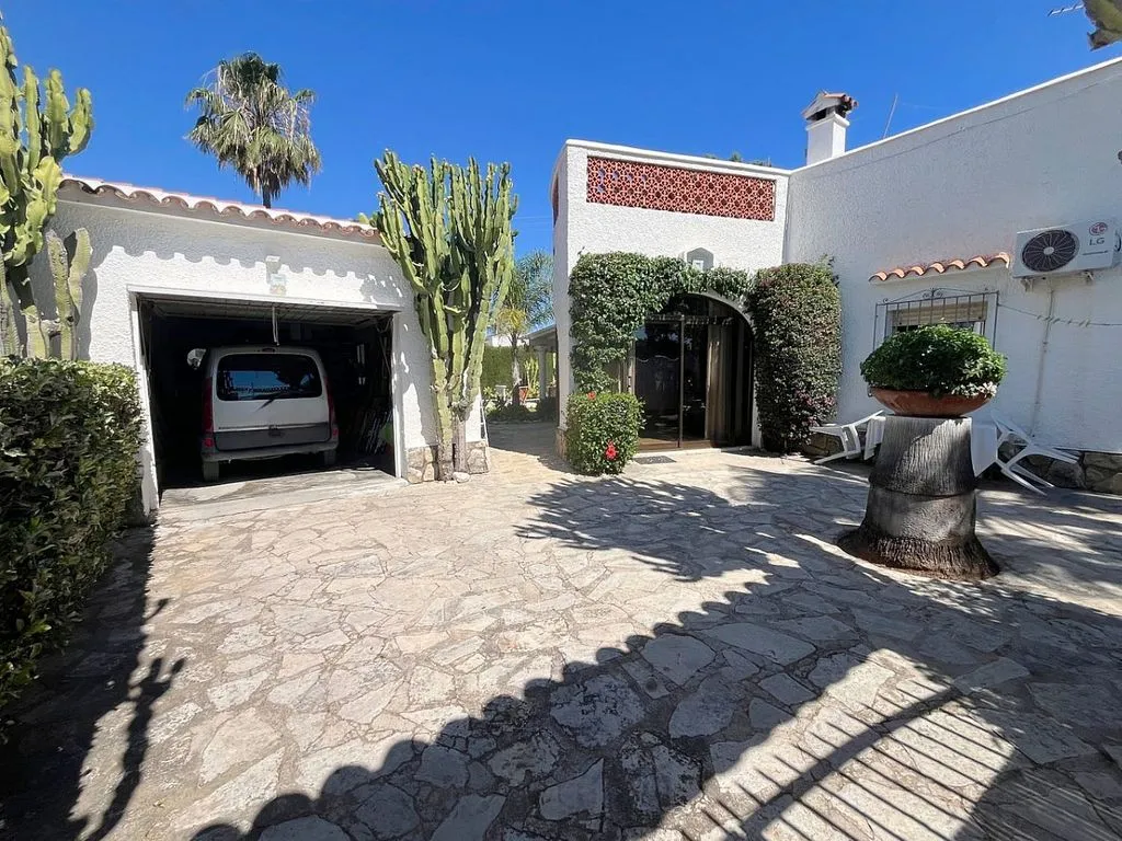 Esterno - Chalet with Pool and Terrace in Els Poblets