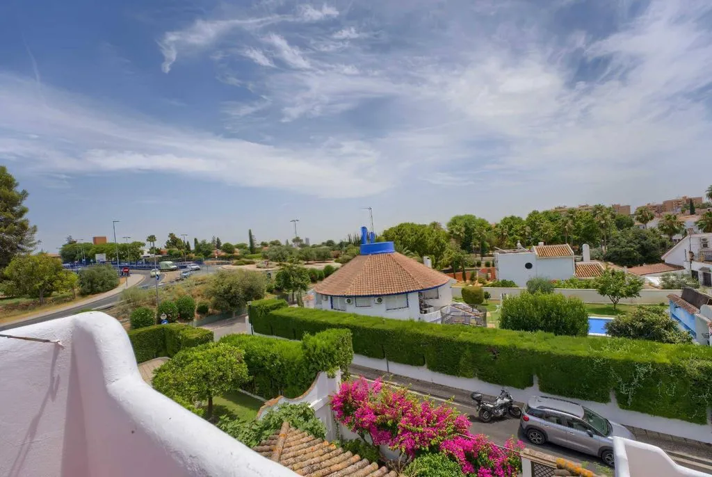 Balcone - Luxury Villa with Pool in Tomares