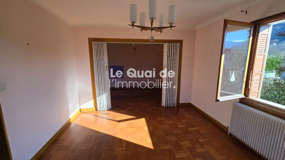 Rooms - Traditional House with Garden in Voiron