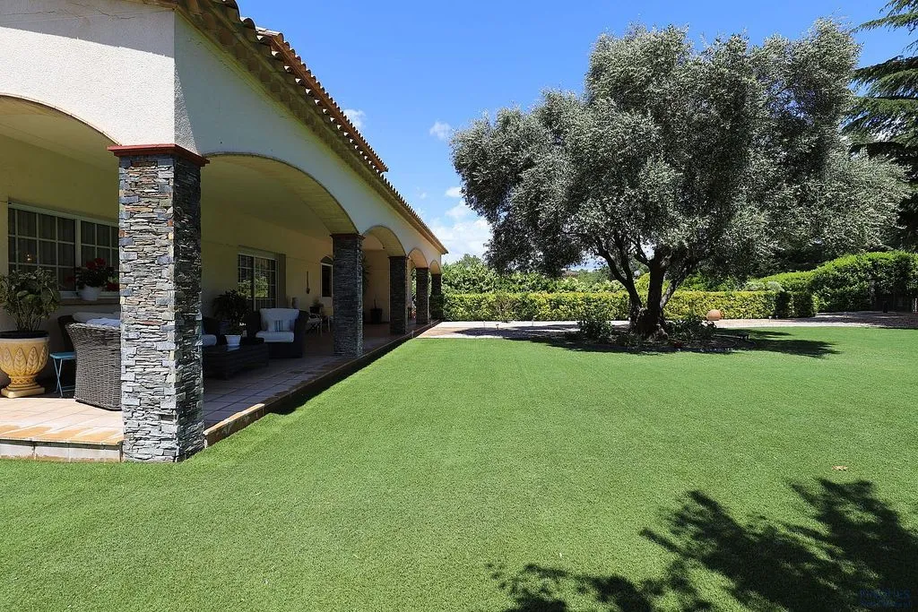 Jardin - Villa with Pool and Buildable Plot in Caldes de Malavella