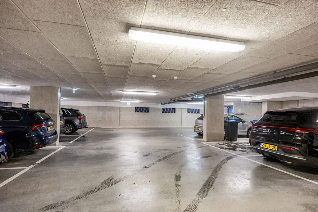 Garage - Modern Apartment with Balcony in Sneek