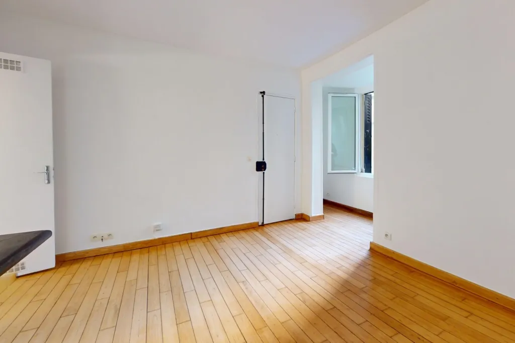 Toad - Studio Apartment with Courtyard View in Paris 14th