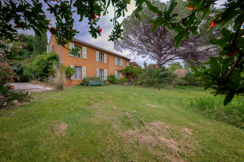 Aed - Charming Mas with Pool in Le Muy