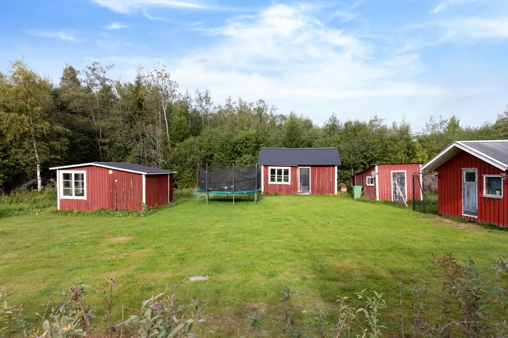 Aed - Seaside Plot in Idyllic Lassöviken