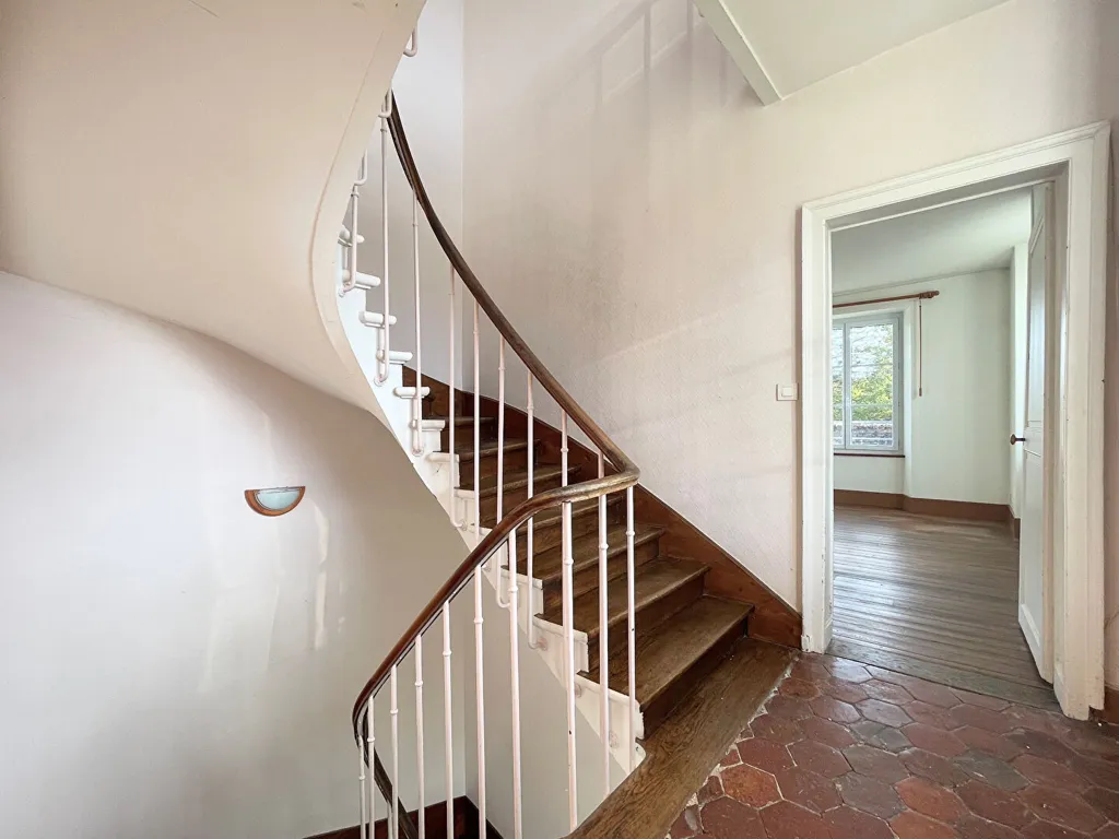 Rooms - Historic House with River View near Senlis