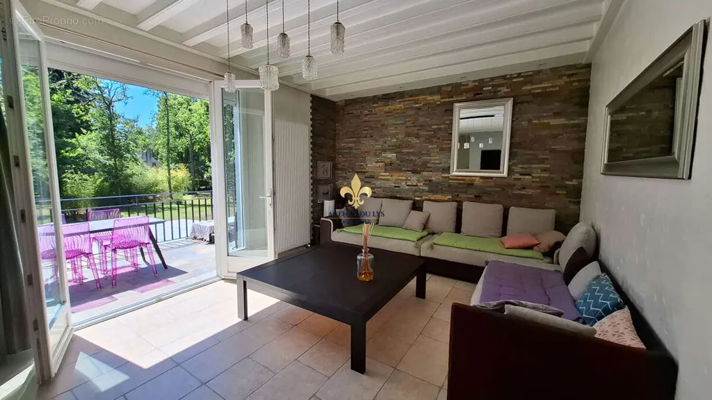 Terrasse - Maison Traditionnelle avec Jardin au Domaine du Lys