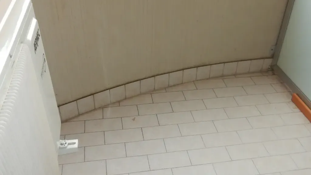 Bathrooms - Twin-Unit with South-Facing Terrace in Brugine
