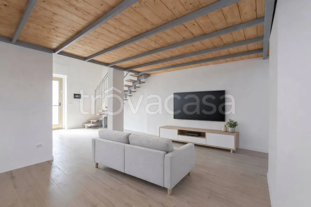 Séjour - Modern Loft with Dual Access in Turin
