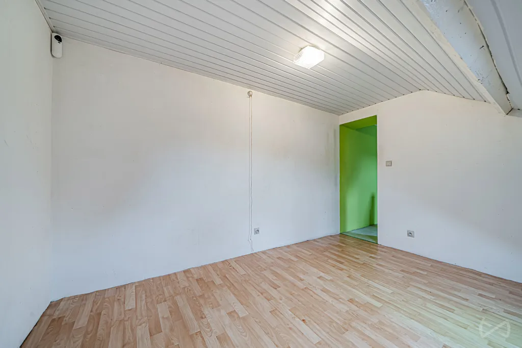 Toad - Semi-detached House with Garden in Cuesmes