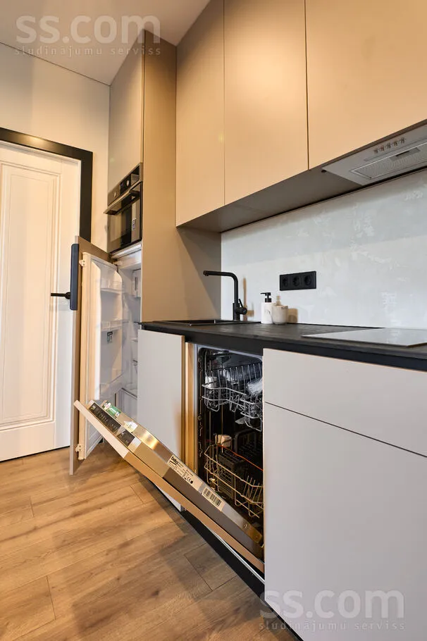 Cuisine - Two-Bedroom Flat in Jugendstil Building, Riga Centre