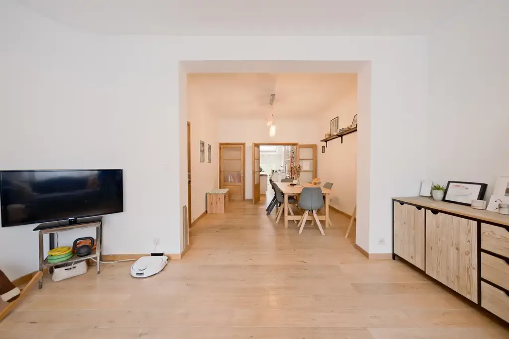Living Room - Ground Floor Apartment with Garden in Schaerbeek