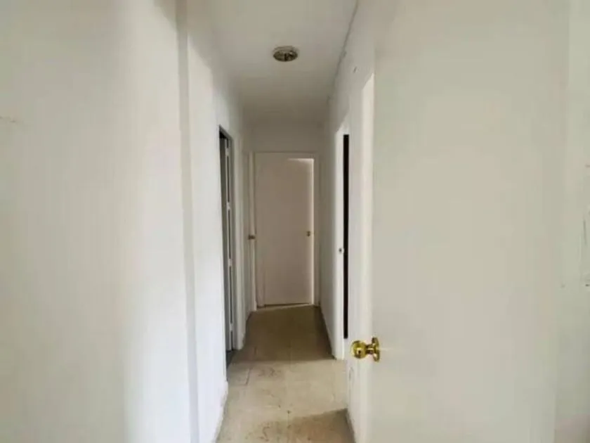 Ingresso - Four-Bedroom Flat with Lift in West District