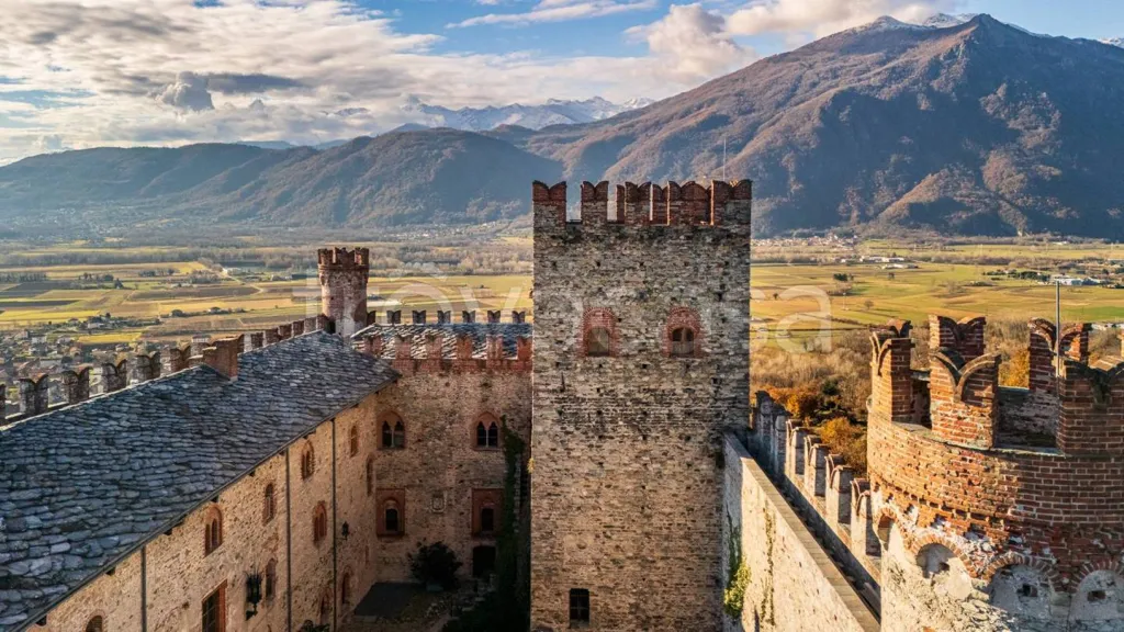Panoramic Castle with Garden in Montalto Dora