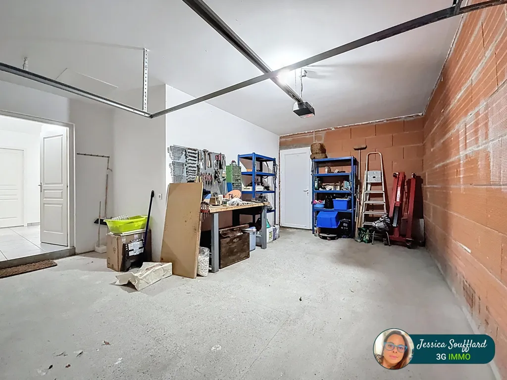 Garaaž - Contemporary Flat with Terrace in Amou