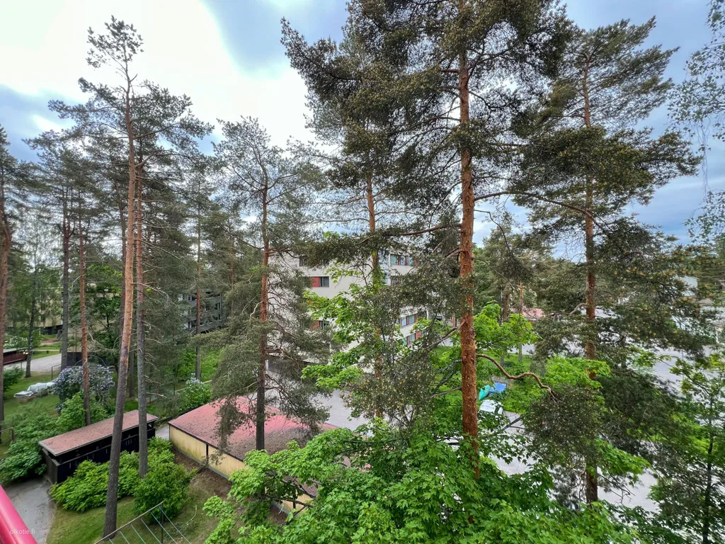 Aed - Bright Corner Flat with Balcony in Parantola, Hyvinkää