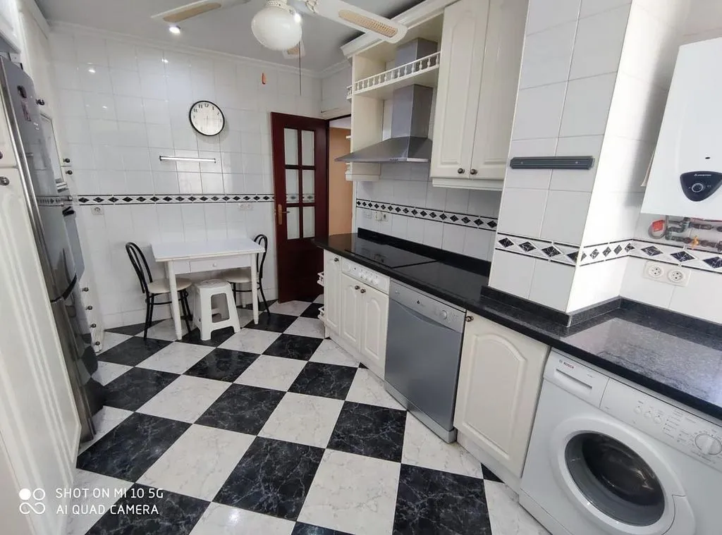 Cuisine - Bright Apartment with Balcony in Nervión