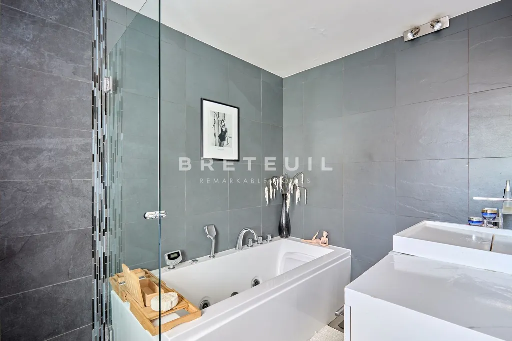 Vannitoad - Duplex with Balcony in Javel