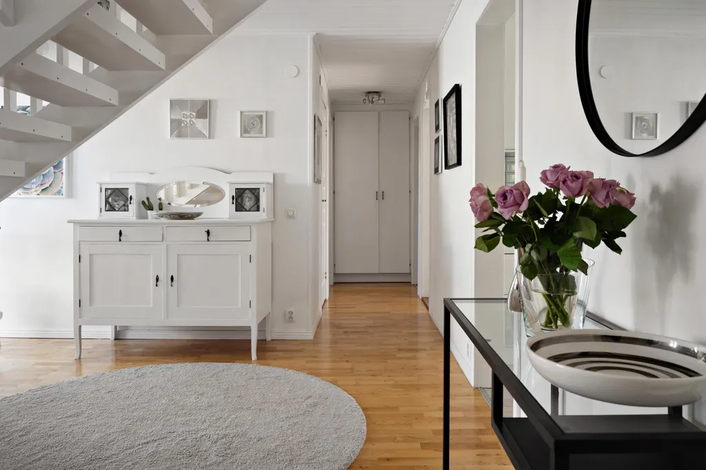 Esik - Corner Plot Villa with Garden in Västerdala
