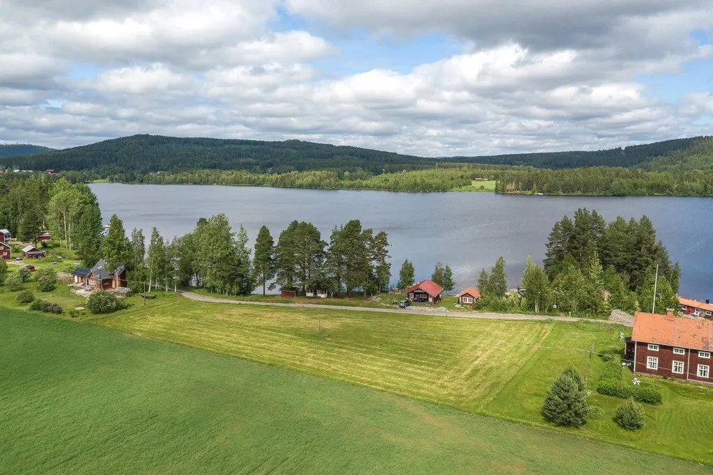 Õhuvaade - Waterfront Plot with River View in Karsjö