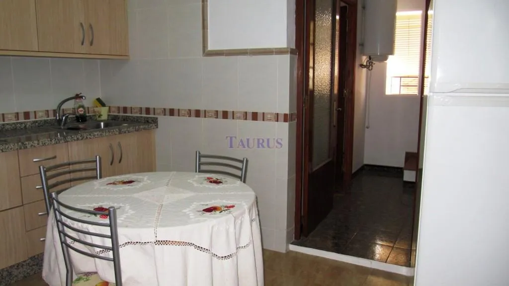 Söögituba - Townhouse with Garden in Sayalonga Centre