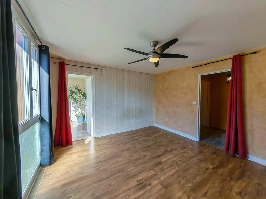 Pièces - Appartement F3 avec Balcon et Garage à Amélie-les-Bains