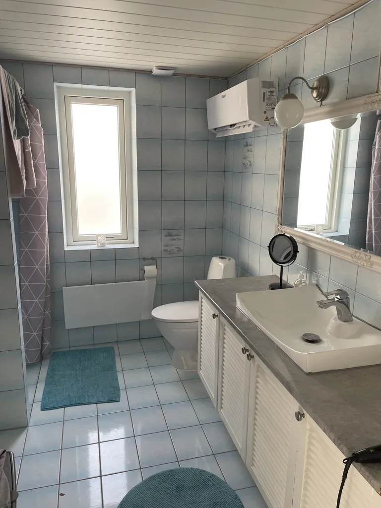 Salles de bain - Two-Bedroom Flat with Balcony in Guldborg