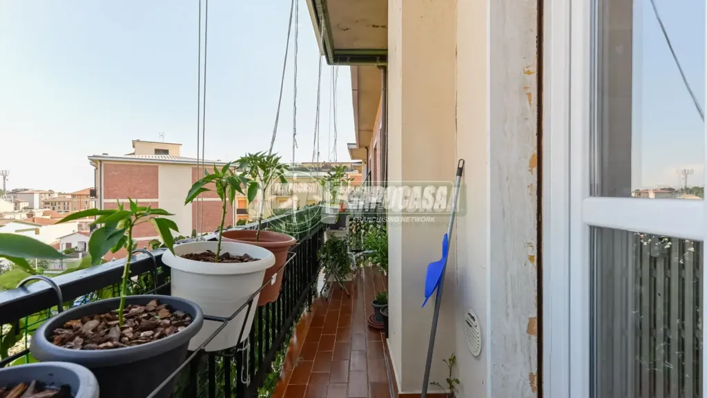Rõdu - Spacious Apartment with Balcony in Carnate