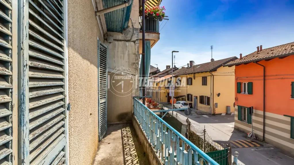Rõdu - Semi-Independent House with Courtyards in Santena