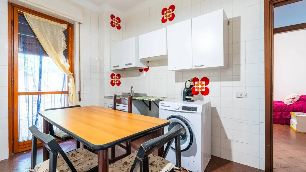 Salle à manger - Quadrilocale with Balcony in Cagliari