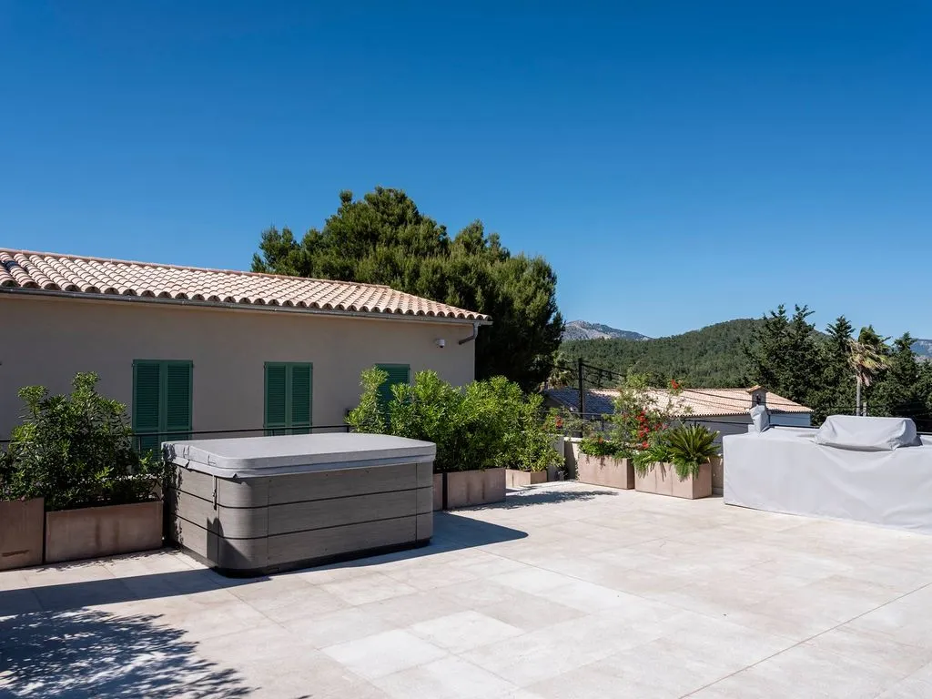 Terrass - Spanish-Mediterranean Villa with Pool in Establiments