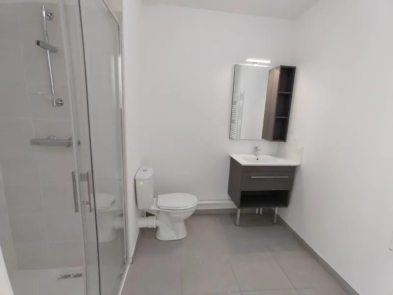 Vannitoad - Modern Flat with Balcony in Saran