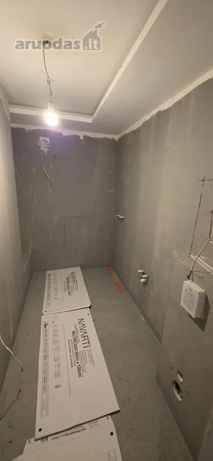Pièces - 2-Bedroom Apartment with Balcony in Vilnius