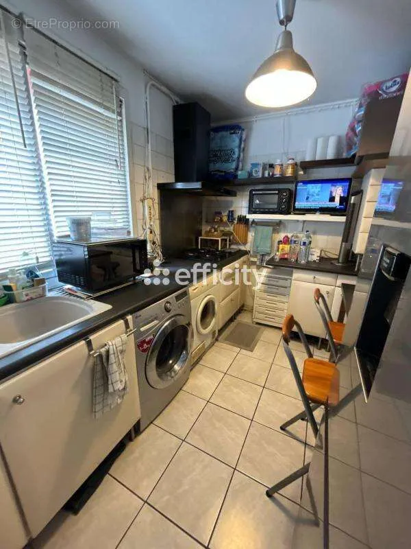 4-toaline korter asukohas Paris-18e