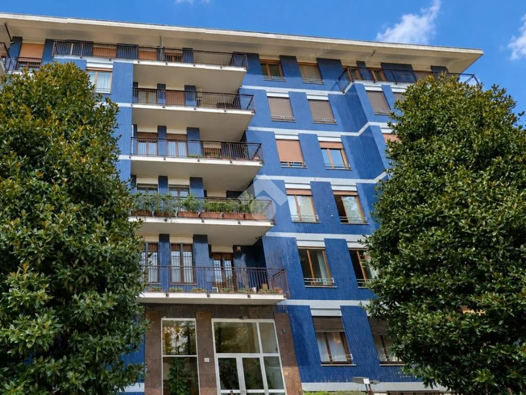 Esterno - Spacious 4-Bedroom Apartment with Terrace in Milan