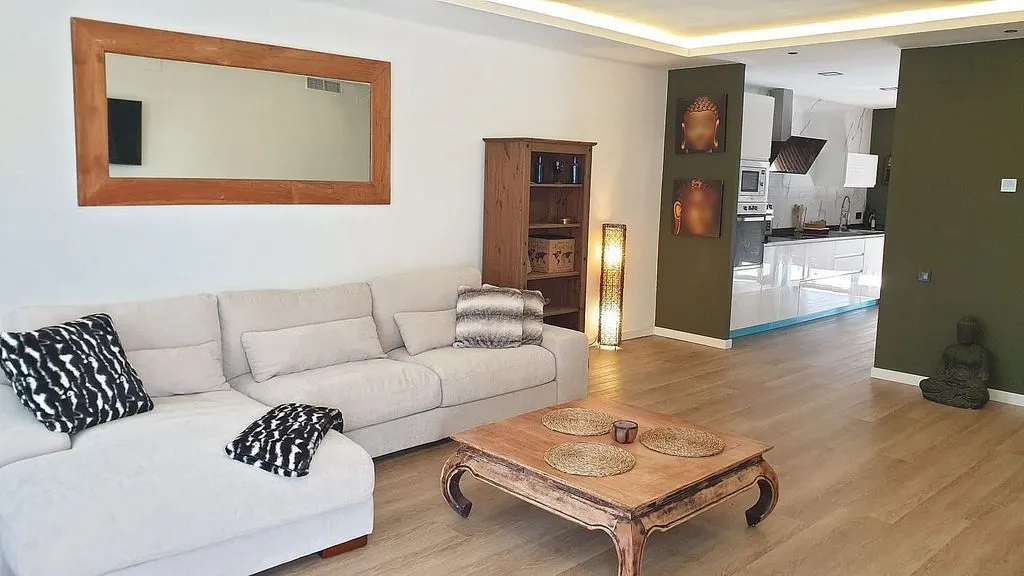 Séjour - Modernised House with Terrace in Casalot