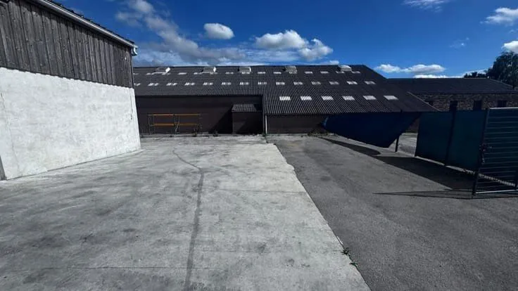 Warehouse with Parking near E420, 11,500m²