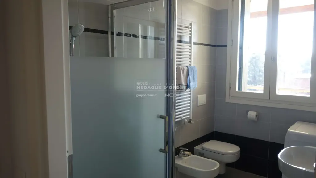 Bathrooms - Luxury Flat with Terrace in Modena