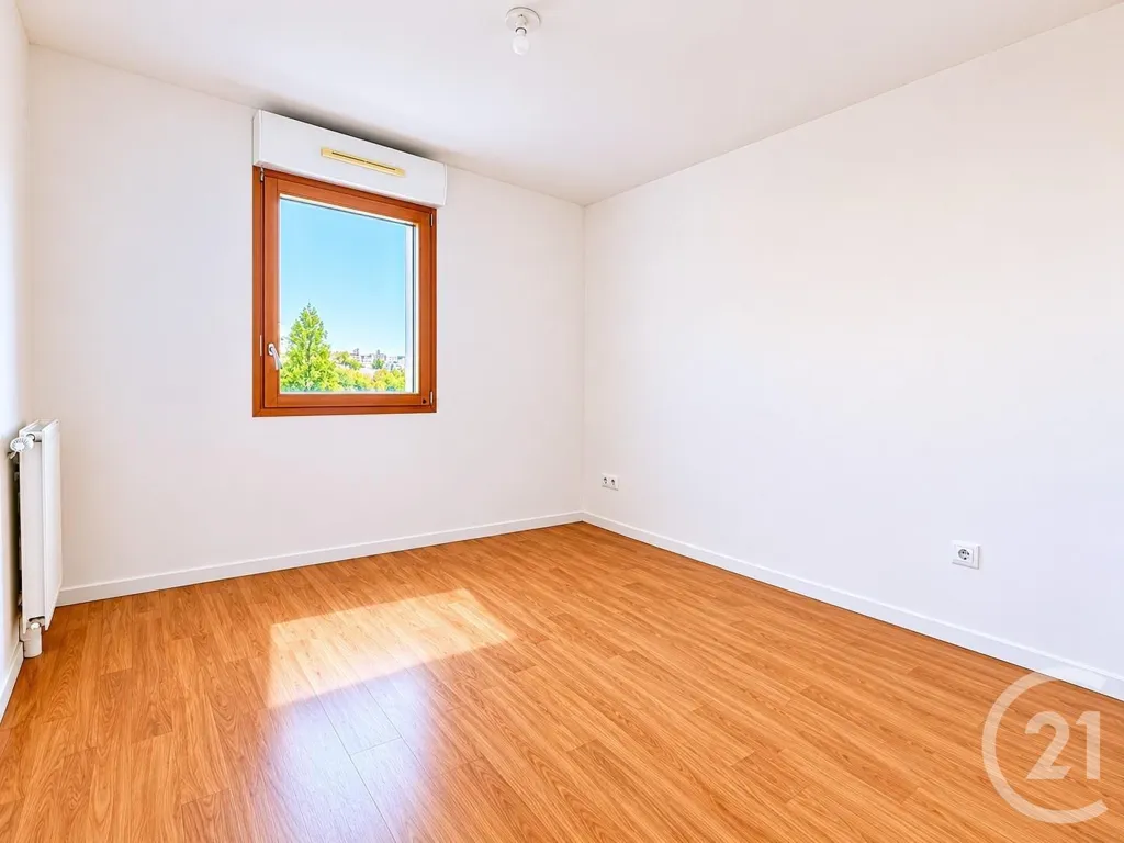 Pièces - Appartement F3 avec balcon au pied du métro à Aubervilliers