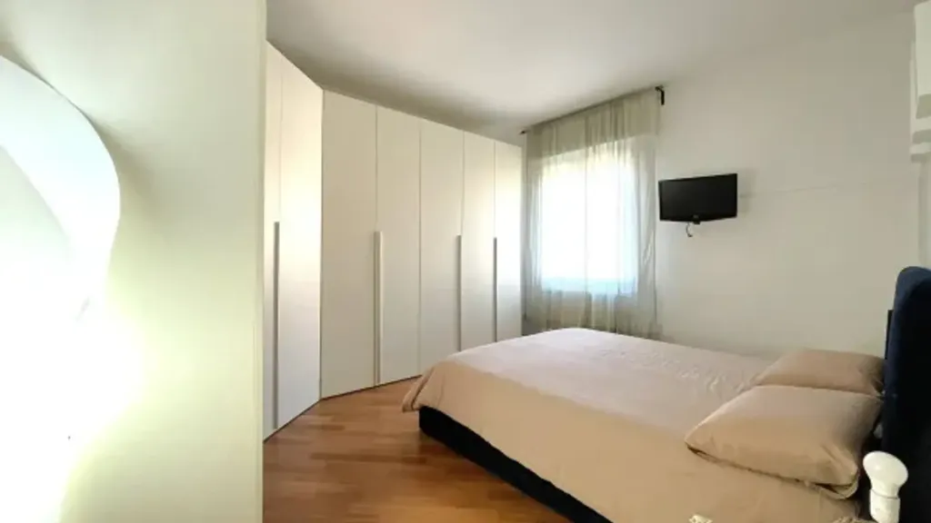 Chambres - Rear-Facing Apartment with Balcony in Carpi