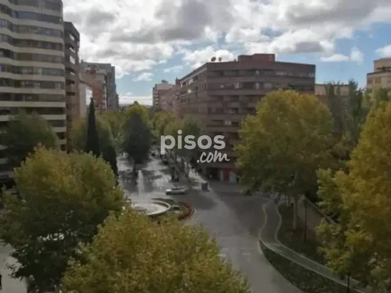 Six-Bedroom Flat with Park View in Albacete Centre