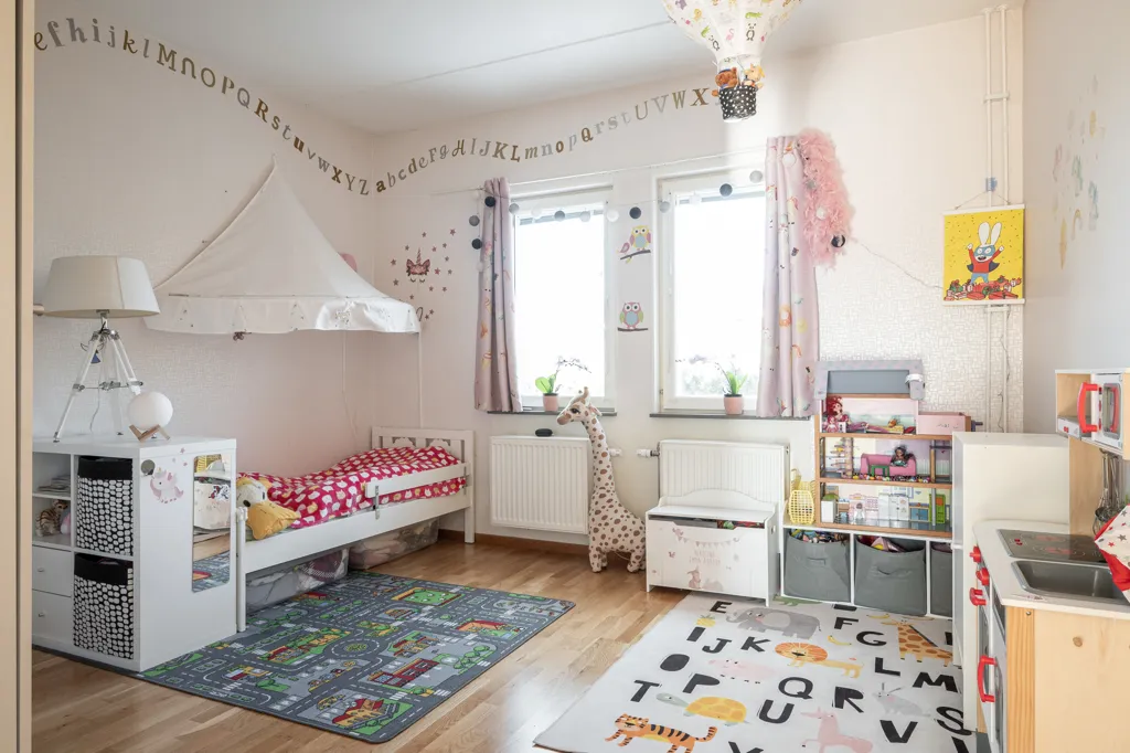 Bedrooms - Apartment with Balcony in Segeltorp, Stockholm