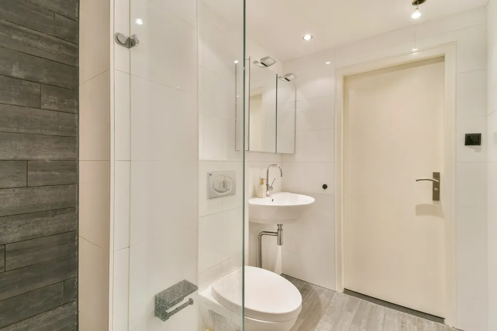 Vannitoad - Split-Level Apartment with Water View in Amsterdam
