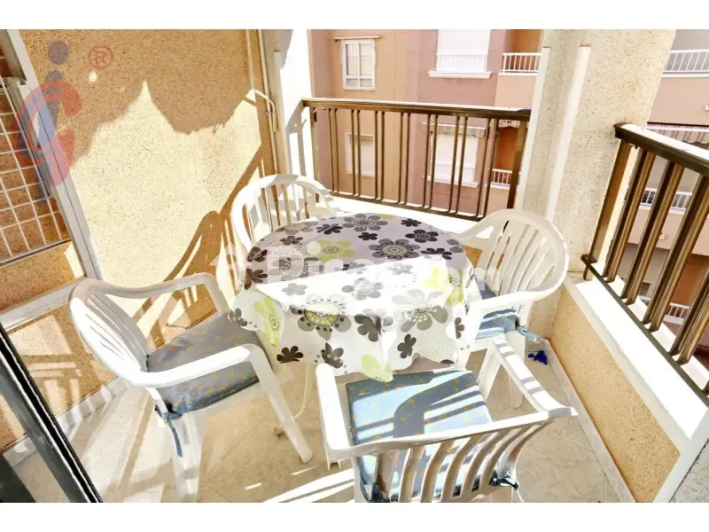 Rõdu - East-Facing Apartment with Terrace in Guardamar