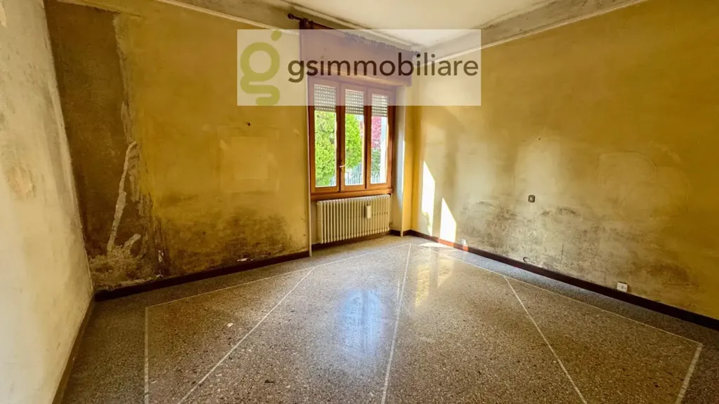 Spacious Apartment with Garden View in Brescia