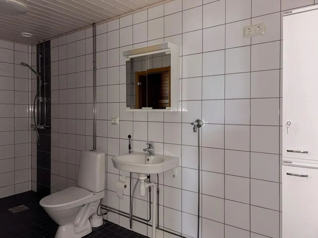 Bathrooms - Spacious Flat with Sauna in Jyväskylä