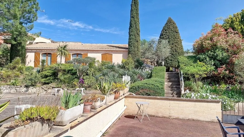 Terrasse - Maison de Luxe avec Piscine à Cabrières