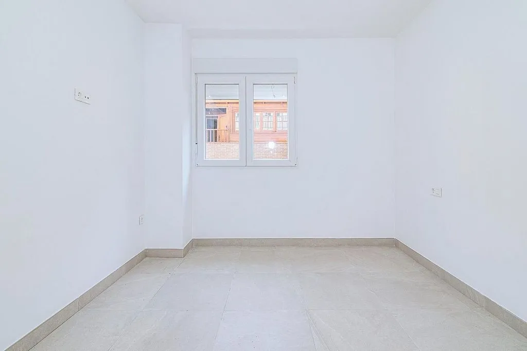 Pièces - Modern Flat with South-Facing Views in Atarfe Centre