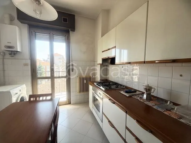 Cuisine - Spacious Apartment with Balcony in Alpignano Centre