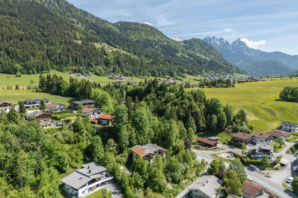 Luftaufnahme - Penthouse mit Kamin und Terrasse in St. Jakob
