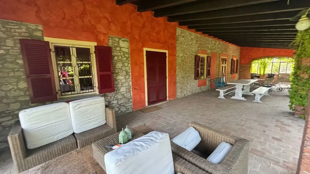 Terrass - Restored 19th Century Villa with Pool in Golferenzo